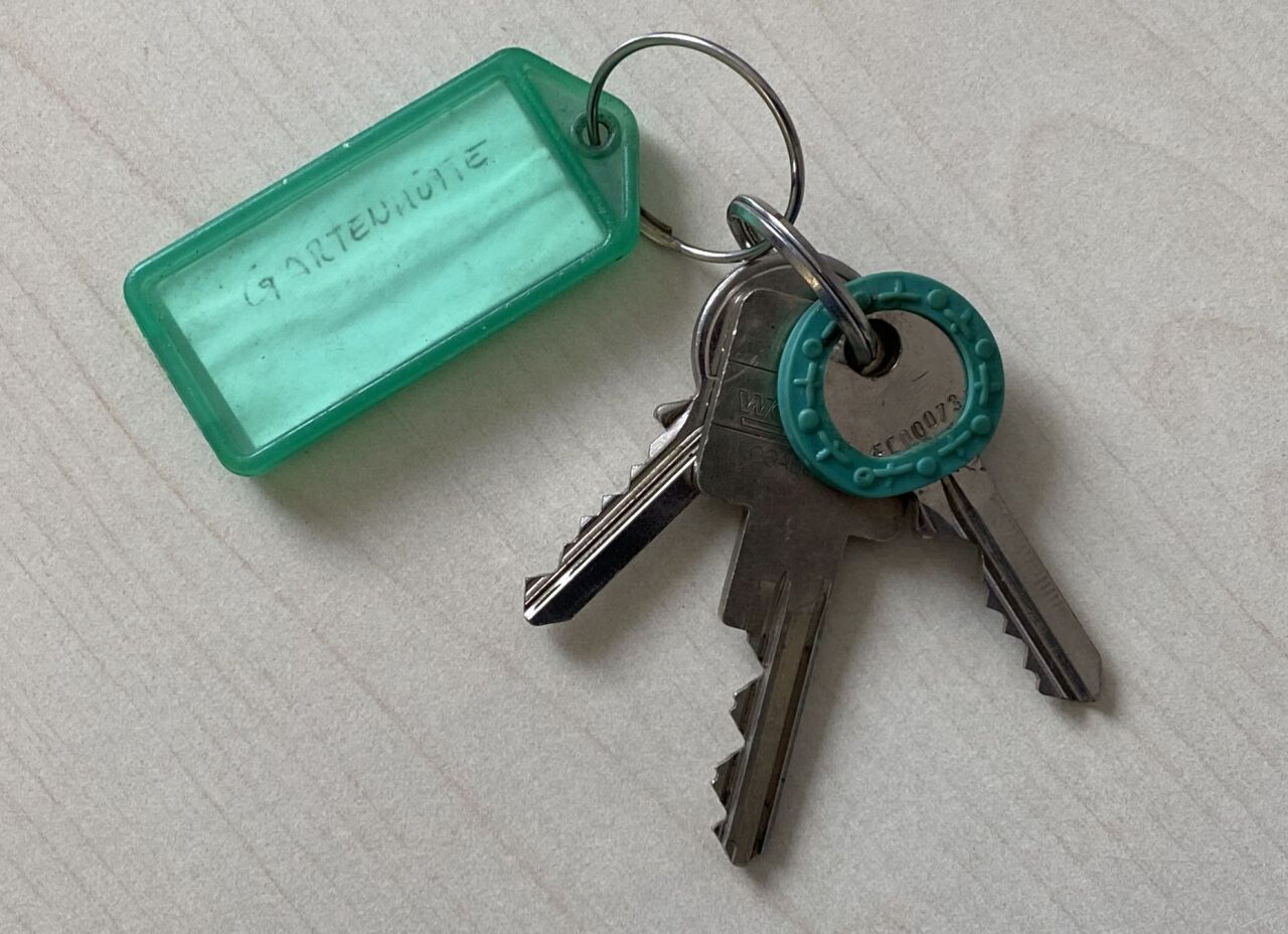 Schlüsselbund mit grünem Anhänger